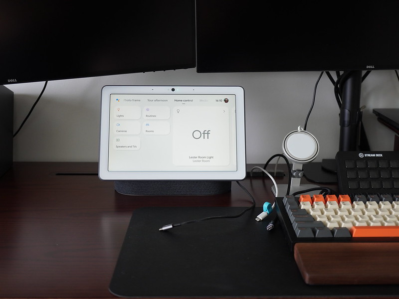 Google Nest Hub Max - On Desk