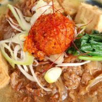 ニューオープン！ 「闘牛拉麺ラブメンうるマルシェ店」で闘牛らーめん＆牛餡掛け餃子