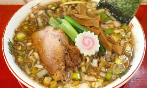 宜野湾「麺と飯ソウハチヤ がろんちゃん店」で限定・ブッ込み中華そば BLACK