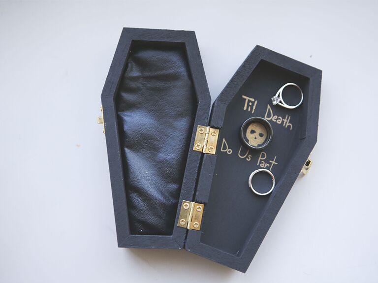 Halloween coffin wedding ring box