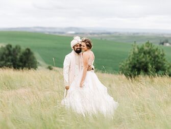 Idaho newlyweds in country field