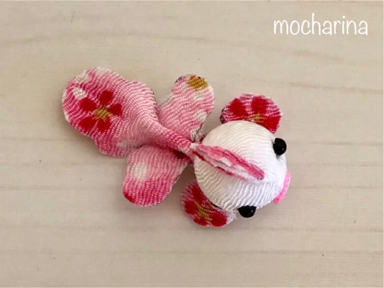 【ちりめんパーツキット・豆金魚】白とピンクの金魚ちゃんの作り方