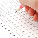 合格御守りについて、昨年の初詣の際に御守りを授かりました。御守りの効果は1年なので、初詣に授かったものは次の初詣でお返しすると聞いたのですが、共通テストの日まで持っていても大丈夫でしょうか？ 一次試験は既に合格していて、この二次試験(共テ)で点数をとれたら、第1志望の大学に合格できます。神頼みという訳では無いですが、英検や受験で心の頼りになっていたお守りは最後まで持っていたいと思っています。