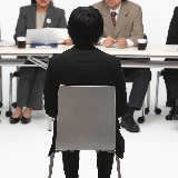 就活の履歴書について 郵送で履歴書を送る必要があるのですが、家で印刷する場合、普通紙だと綺麗に印刷できて、しっかりした厚めの紙だと一部文字が少しだけ2重になります。紙質的には厚紙の方が好印象って言われているのを見たのですが、どちらで清書したほうがいいでしょうか？履歴書は自作です。