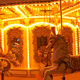 至急です！！ 2月21日に友達とディズニーランドに行く予定です。 その時にディズニー・プレミアアクセスを使おうかなと考えています。 でも、わたしはクレジットカードを持っていません。 paypayの残高カードを発行して、それを使って払おうかなと考えています。 paypayの残高カードはディズニーでも使えますか？ あと、クレジットカードやpaypayの残高カードを持っていなくても、プレミアアクセスは使えますか？ 本当の情報を知りたいです。 よろしくお願いします。