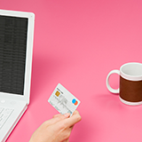 AmazonプライムでNHKプラスを観たいです。

ファイヤースティックを第３世代に変えましたが，
テレビが古いと観れないでしょうか？ テレビは０８年制ソニーブラビア KDL-16M1 です。

スマホではアプリから観れますがテレビ画面で観たいです。
よろしくお願いします。