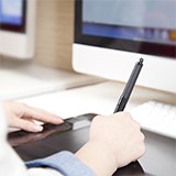 画像に文字や画像を、綺麗に中央や等間隔に置ける、Wordのようなアプリを教えてください