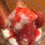 元氣七輪焼肉 牛繁 - イチゴ杏仁