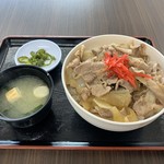 産直ゆうあい館 - 「豚丼（麦豚使用）」500円「大盛」100円（税込）