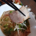 Pig Bone - チャーシューのアップ