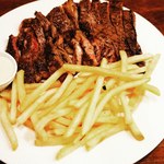 Sonoma American Wine Bar  - Steak ＆ Frites!  フランスの国民的料理。ボリュームたっぷり、ステーキとポテト。