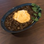 ダイニング＆スポーツバー バイブス - お肉たっぷり大人のオムライス