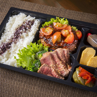 お弁当宅配サービスも承っております