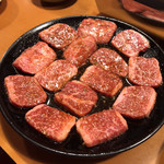 やくにく 山田牛兵衛 - カルビ  980円×2