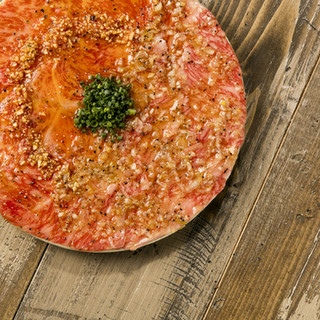 KINTAN1番人気！サーロインユッケハーフ＆ハーフ