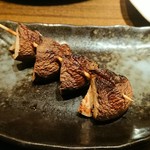 전세키 개별룸 라쿠조우 오미야 히가시구치 에키마에점 - 長崎島原産シイタケ串    216円