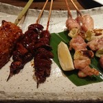 전세키 개별룸 라쿠조우 오미야 히가시구치 에키마에점 - 軟骨鶏つくね280円    レバー串216円    ねぎ間串226円