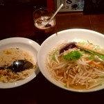 上海華龍 - 【2019.9.9(月)】本日のランチ①(塩味もやしラーメン＋五目チャーハ)780円