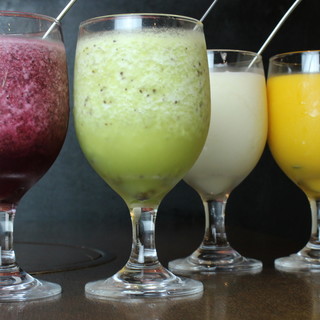 新感覚＆しぼりたて！＜フローズンフルーツマッコリ＞