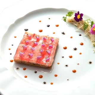 ラ・トゥーエル_2