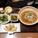 利衛門 - おろし天そば御膳：蕎麦、ツユともに美味しい。天ぷらはもうひとつ。