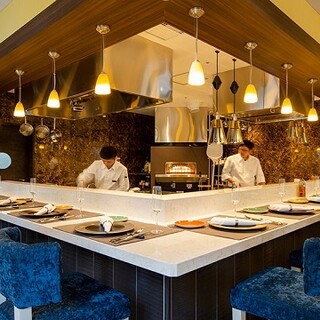 キッチンシアターに本格ピザ窯も