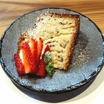 凪晴食堂 - デザート(紅茶とレーズンと林檎のケーキ)はプレオープン限定サービス