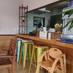 カフェ&石釜ピザ キラリ - 店内