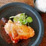 SATO - 山定食のメインは　県産鳥もも肉グリルプラムソース