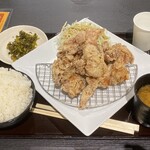 鳥さく - から揚げマウンテン定食、ご飯大盛り