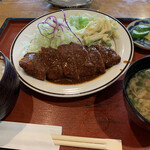 四洲苑 - トンカツ定食