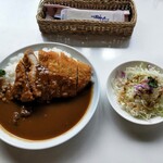 Restaurant Ishigami no Oka - 岩手県産豚ロースカツカレー（サラダ付き）