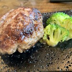 ステーキハウス バイザウェイ さしより食堂 - ハンバーグもサラダ、ライス、スープがセルフで付いて980円