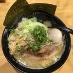 広島らーめん　平の家 - 豚骨醤油 全部のせ 950円
麺大盛り 100円