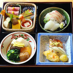 京都吉兆 - 松花堂弁当 ... 5,100円(税サ込)