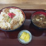 Kitahachi Shokudo - カツ丼（みそ汁，漬物津付き）