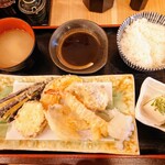 海鮮居酒屋 天ぷら番長 - 令和2年12月
            ランチタイム
            番長定食
            海老＋かしわ＋キス＋野菜3種 880円