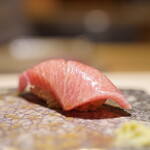 Aoyama sushi Umi - 大腹肉：本鲔鱼