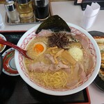 ら～麺屋めん丸 - コテっぱチャーシュー889円+餃子セット297円+ニンニク玉93円+消費税127円=1406円、、