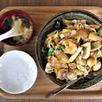 一品香 - 中華丼(単品)