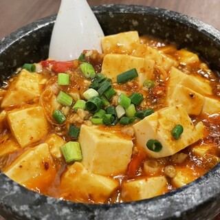 おつまみから麺類、ご飯類など豊富なメニューをご用意♪