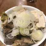 串かつとお酒 でんがな - 牛もつ煮込み398円