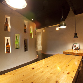 擁有鎌倉風格的半個室和掘りこたつ式半個室。