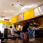 カレーのチャンピオン - 店内の様子