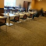 ホテル モンテ エルマーナ仙台 - 朝食会場。
            後ろ側にも席がありますよ。