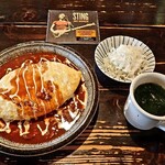 しゅんよう - ランチのオムライス、本日のBGMのアルバムと