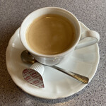 アミアン - エスプレッソにお湯を注いで作る
アメリカーノでした。ドリップコーヒーと
同じくらいの濃度・量です。
濃いエスプレッソが好みです＾＾