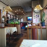 Coffee & Restaurant Cherry - 店内、最奥がカウンター席