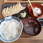 肉汁餃子のダンダダン - 肉汁焼餃子定食