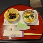 葛葉茶寮 - 滝川豆腐と芽ひじきの炊いたん